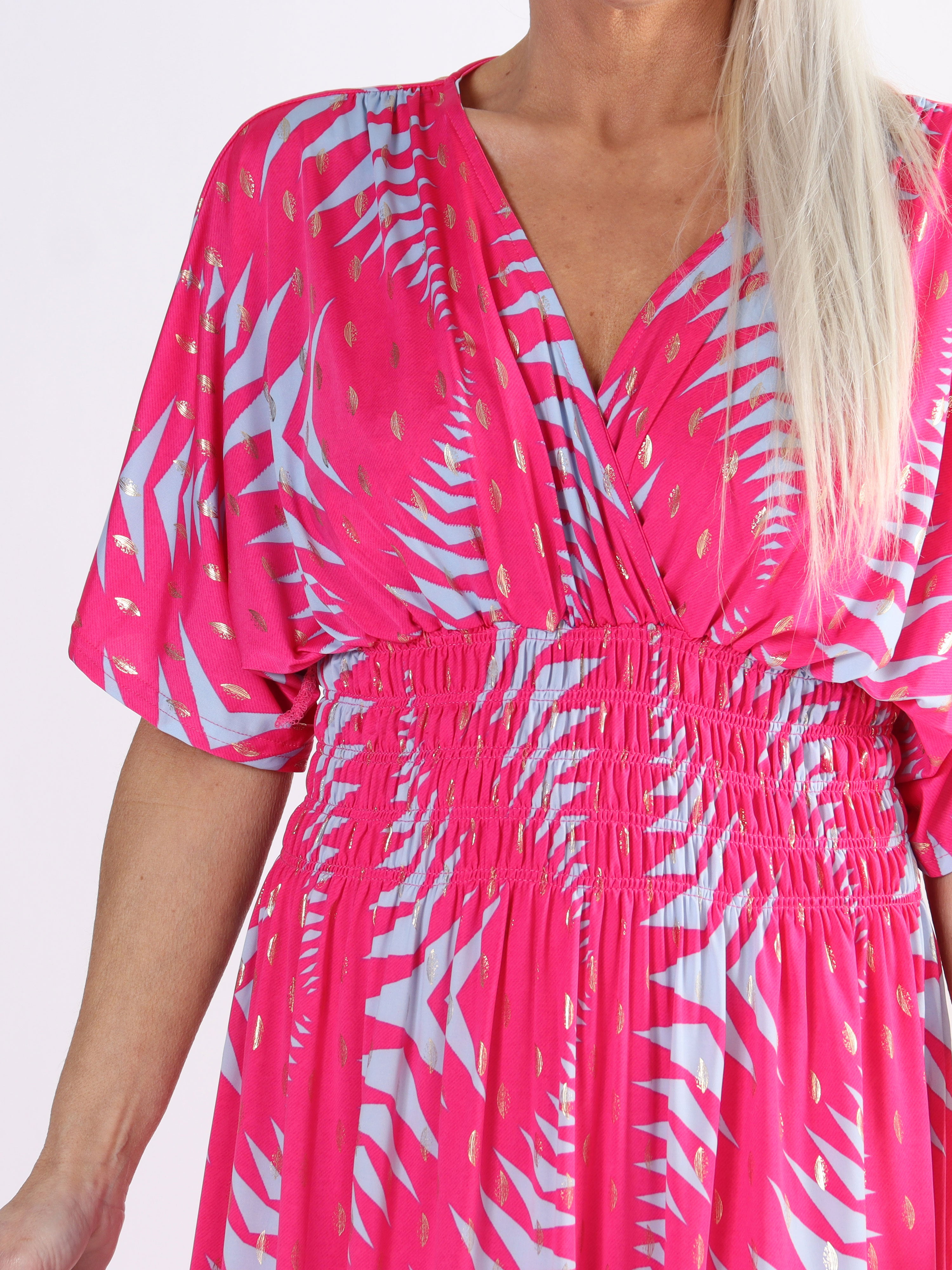 Pams Pattern - Lang elastisk plus size kjole i krølfrit stof